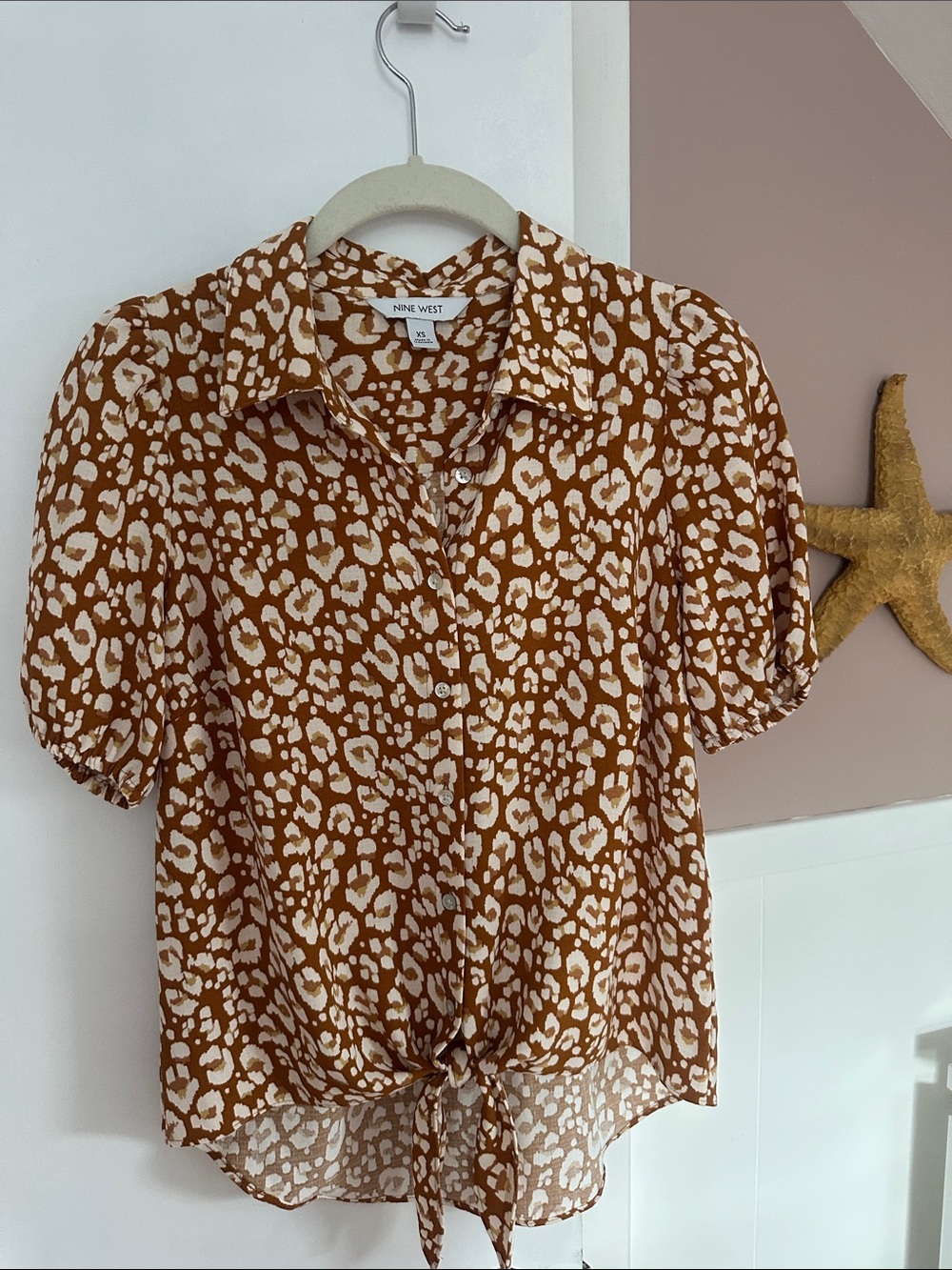 Nine West brown print short sleeve blouse, cropped tie blouse, fall fashion top